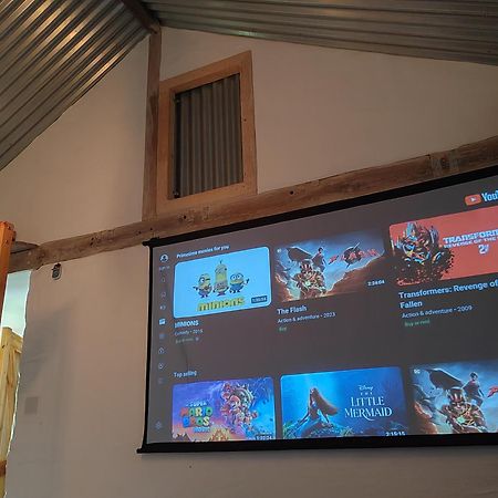 The Bothy Near Tenby, Big Projector Screen, Four-Poster Bed, On-Site Hot Tub Access Via Spa Pack, Breakfast Eksteriør billede