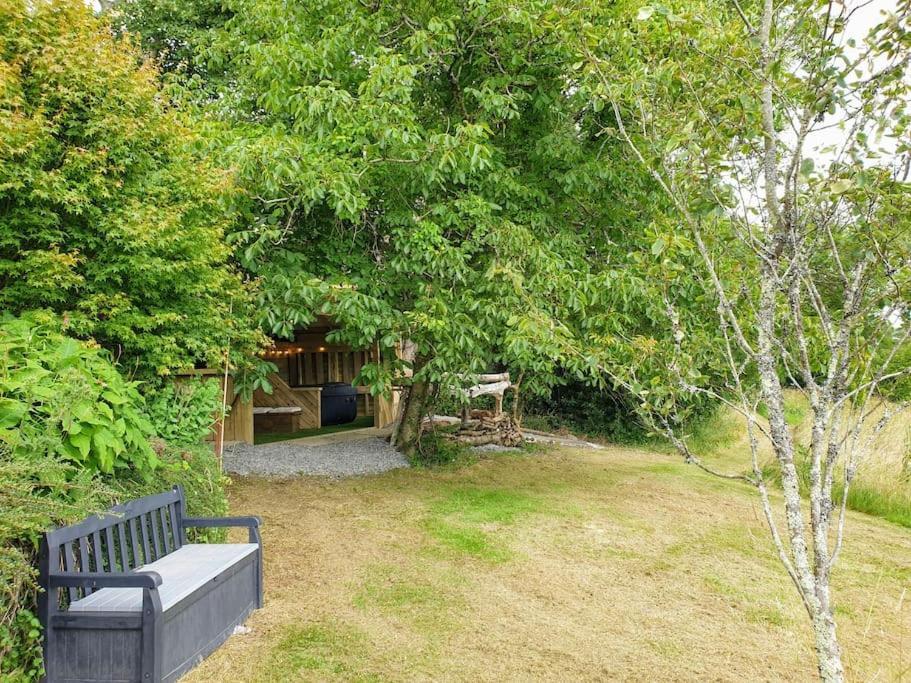 The Bothy Near Tenby, Big Projector Screen, Four-Poster Bed, On-Site Hot Tub Access Via Spa Pack, Breakfast Eksteriør billede